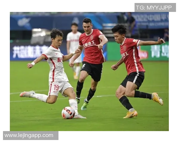 体育实时数据深入探讨成都足球队团队协作的优势与不足之处分析